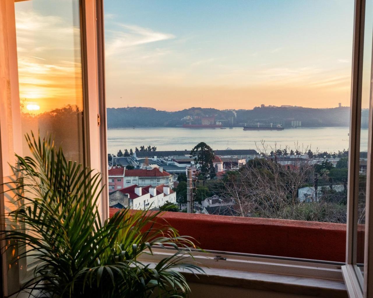 Romantic Rooftop Apart W/ River View Ac Heating Apartamento